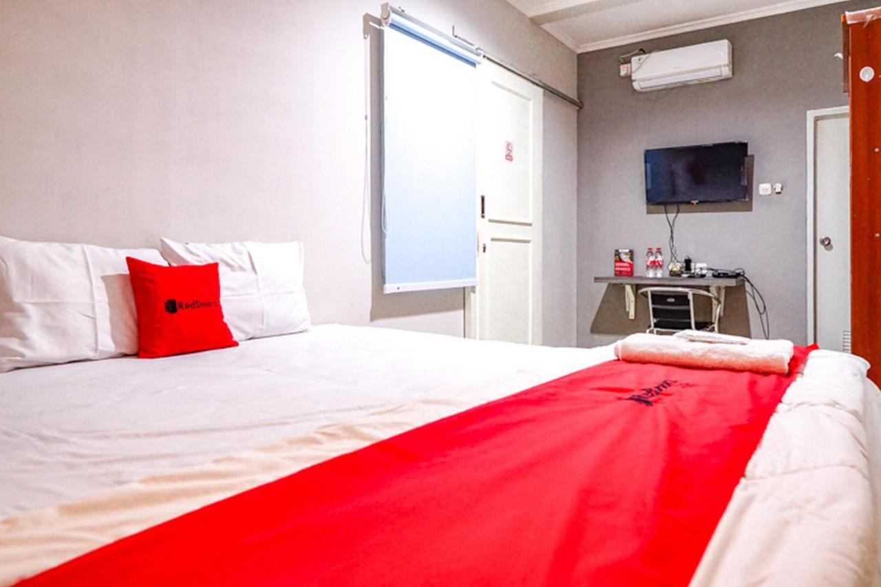 Reddoorz @ Citraland Surabaya Hotel Luaran gambar