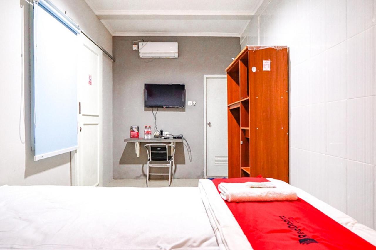 Reddoorz @ Citraland Surabaya Hotel Luaran gambar