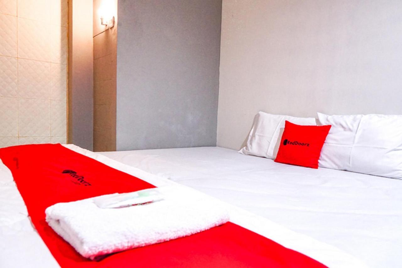 Reddoorz @ Citraland Surabaya Hotel Luaran gambar