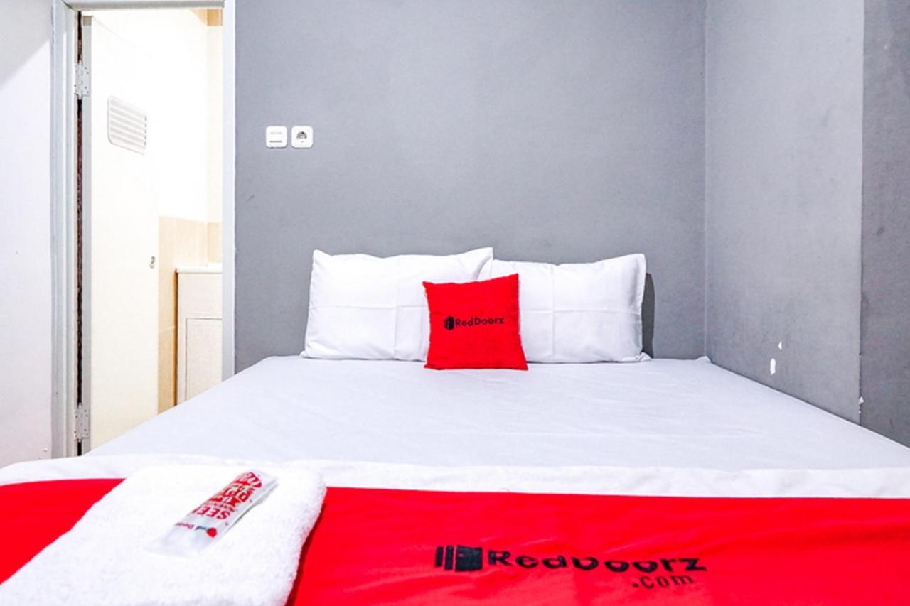 Reddoorz @ Citraland Surabaya Hotel Luaran gambar