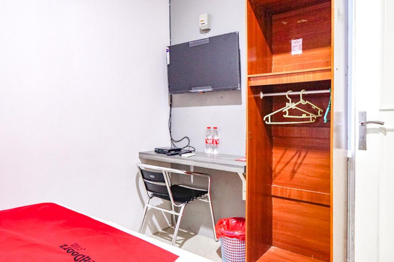 Reddoorz @ Citraland Surabaya Hotel Luaran gambar