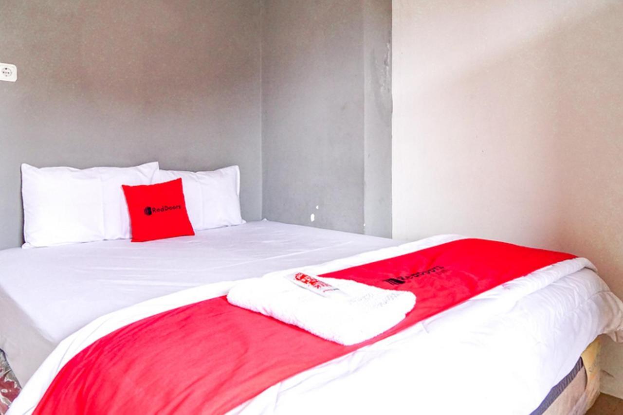 Reddoorz @ Citraland Surabaya Hotel Luaran gambar